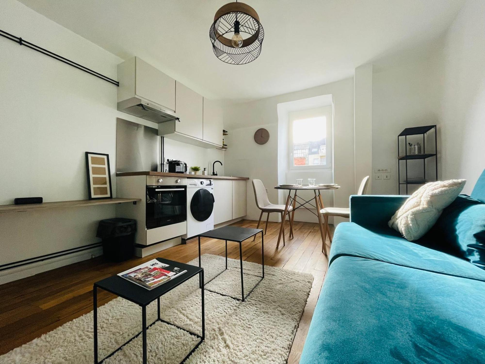 Charmant Appartement Au Coeur De Μπουρζ Εξωτερικό φωτογραφία