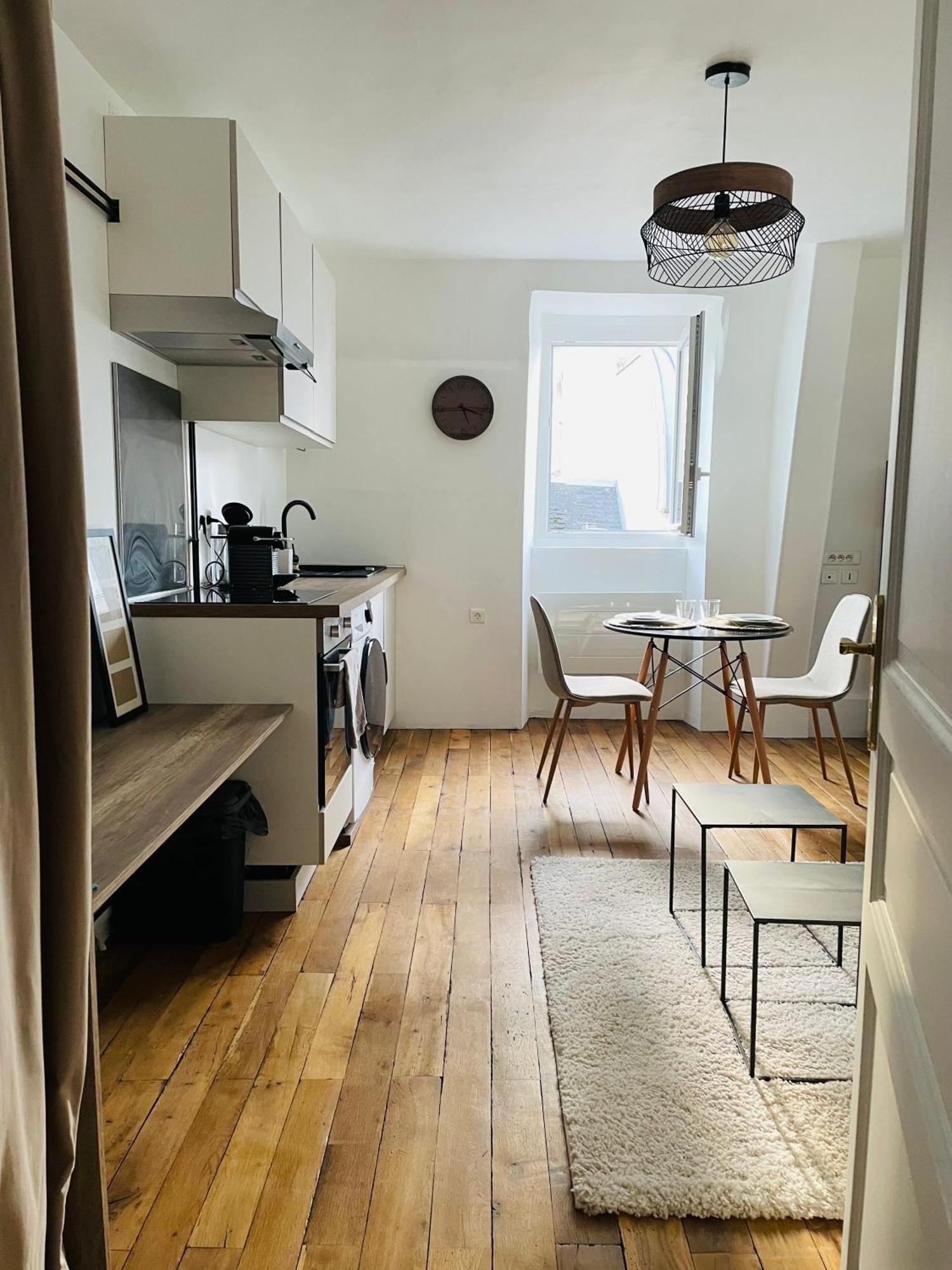 Charmant Appartement Au Coeur De Μπουρζ Εξωτερικό φωτογραφία