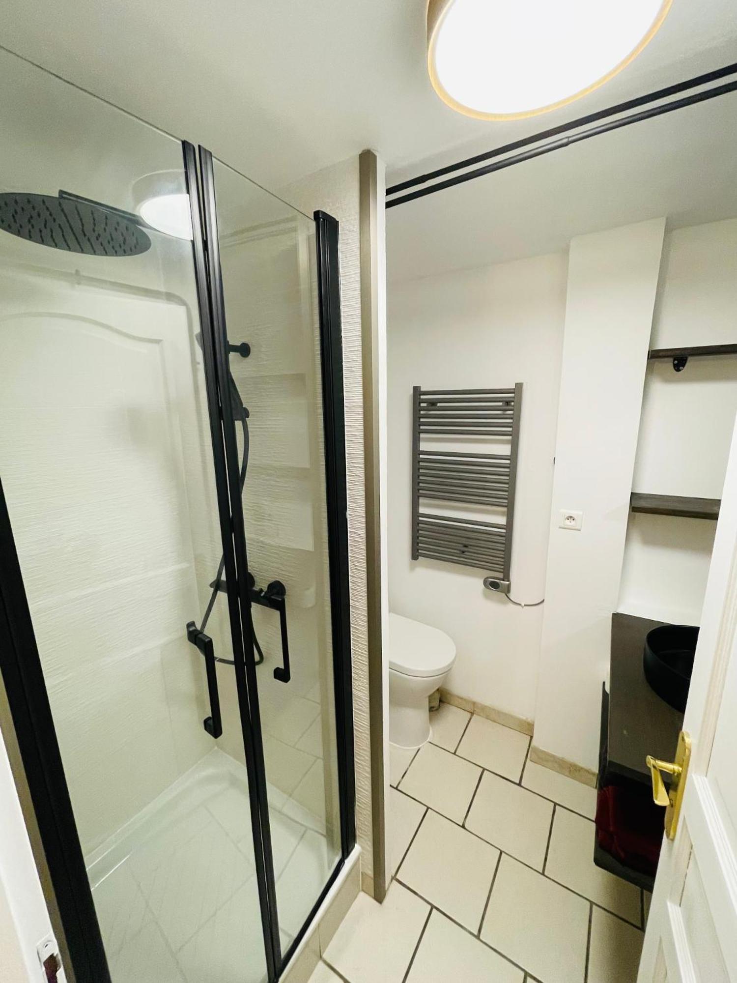 Charmant Appartement Au Coeur De Μπουρζ Εξωτερικό φωτογραφία