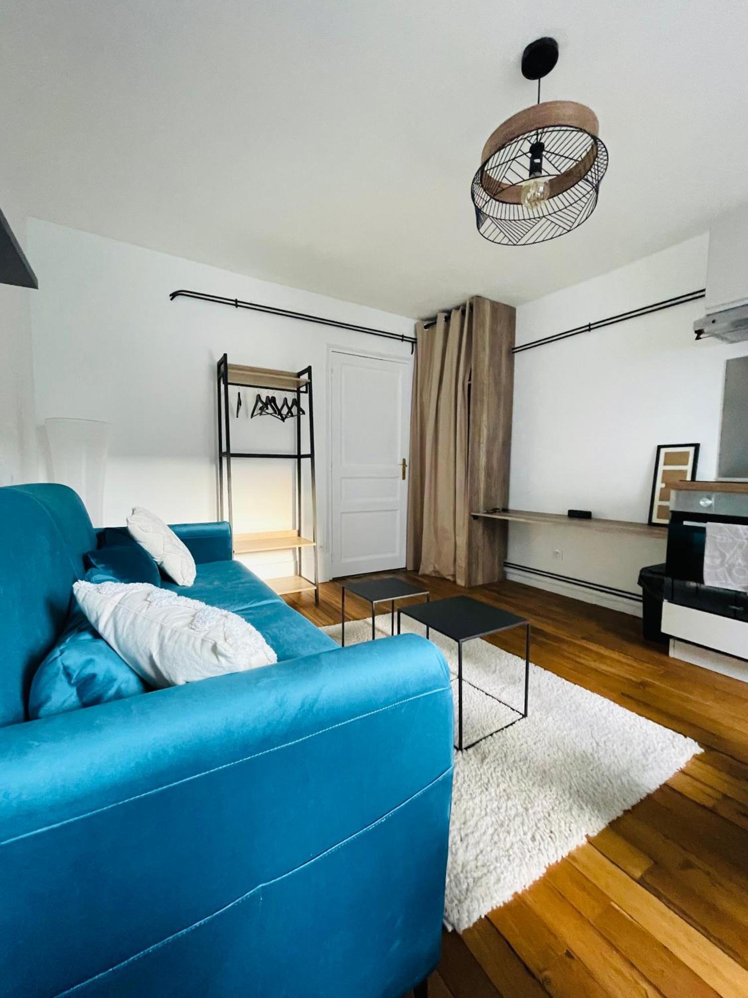 Charmant Appartement Au Coeur De Μπουρζ Εξωτερικό φωτογραφία