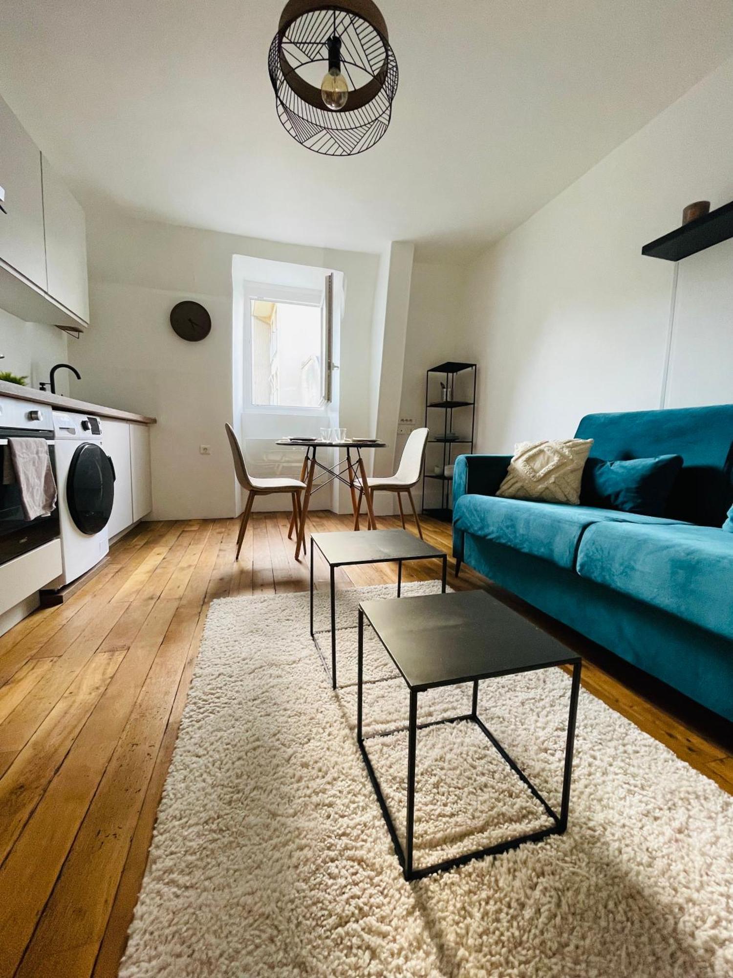 Charmant Appartement Au Coeur De Μπουρζ Εξωτερικό φωτογραφία