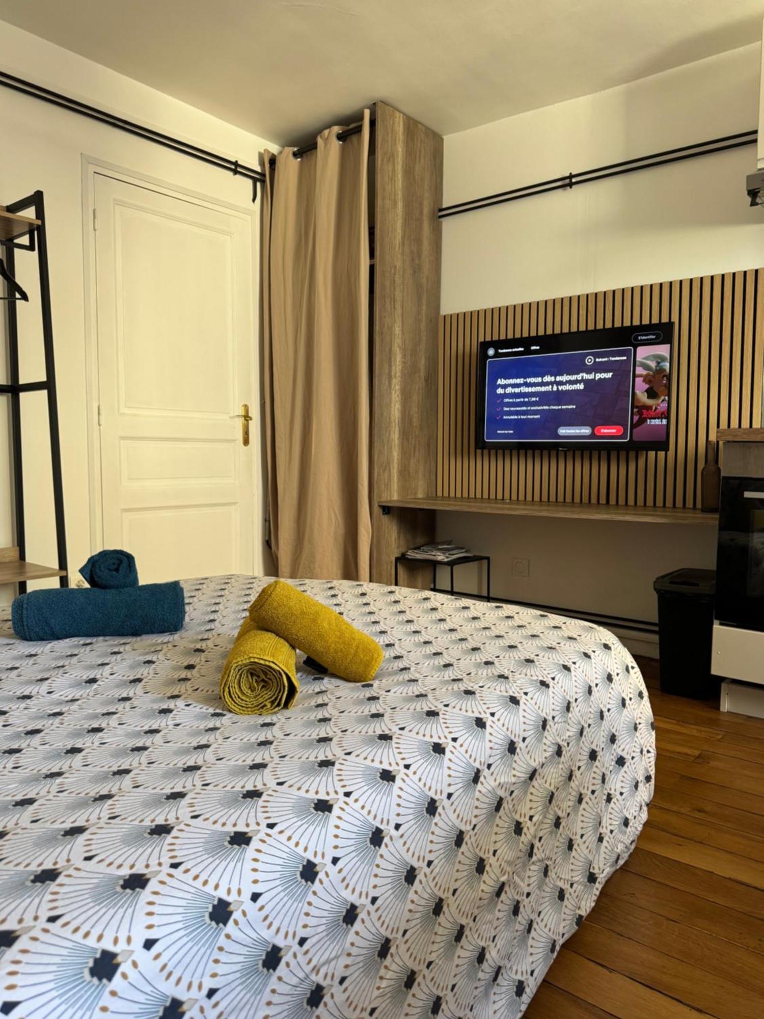Charmant Appartement Au Coeur De Μπουρζ Εξωτερικό φωτογραφία