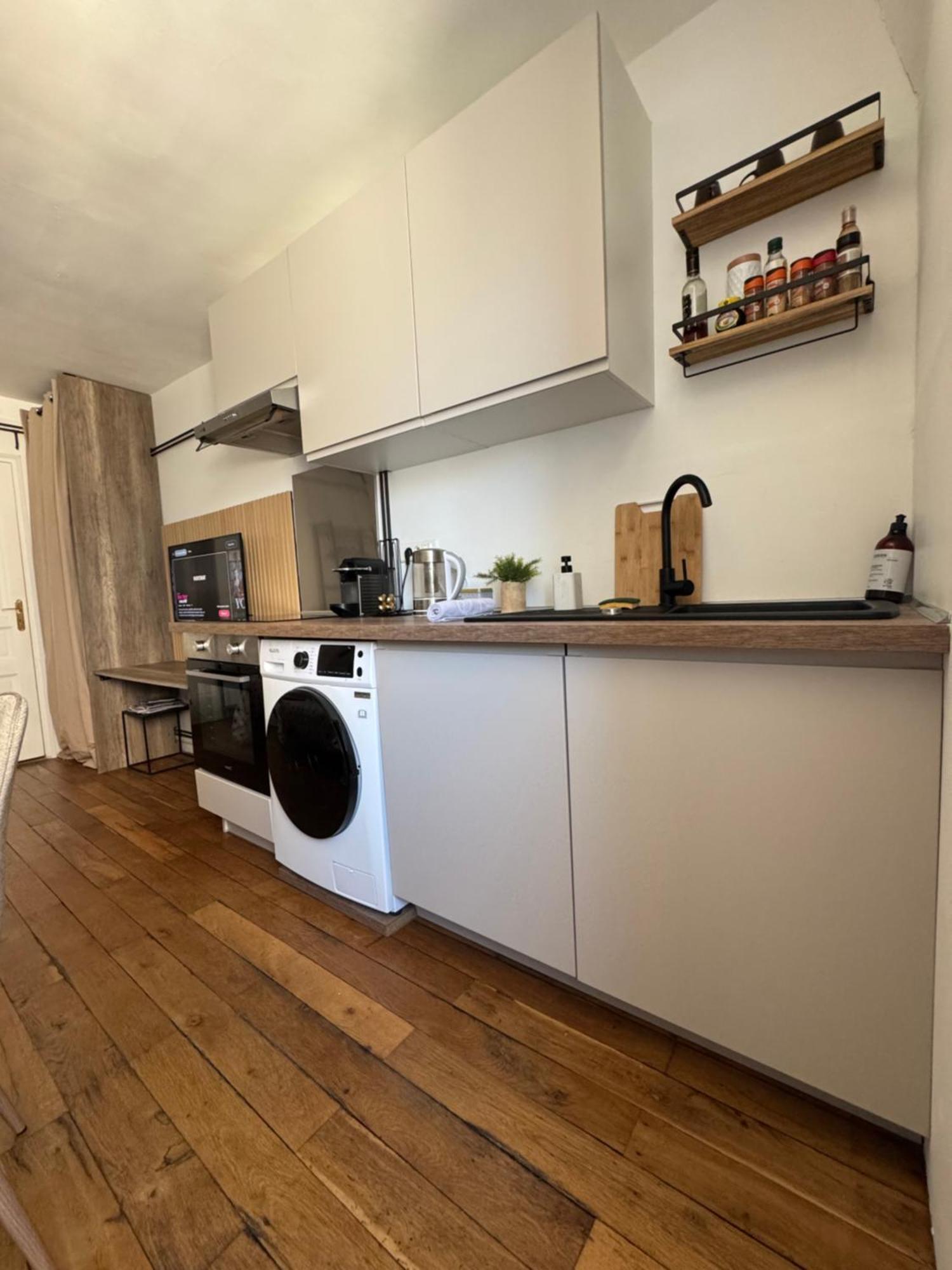 Charmant Appartement Au Coeur De Μπουρζ Εξωτερικό φωτογραφία