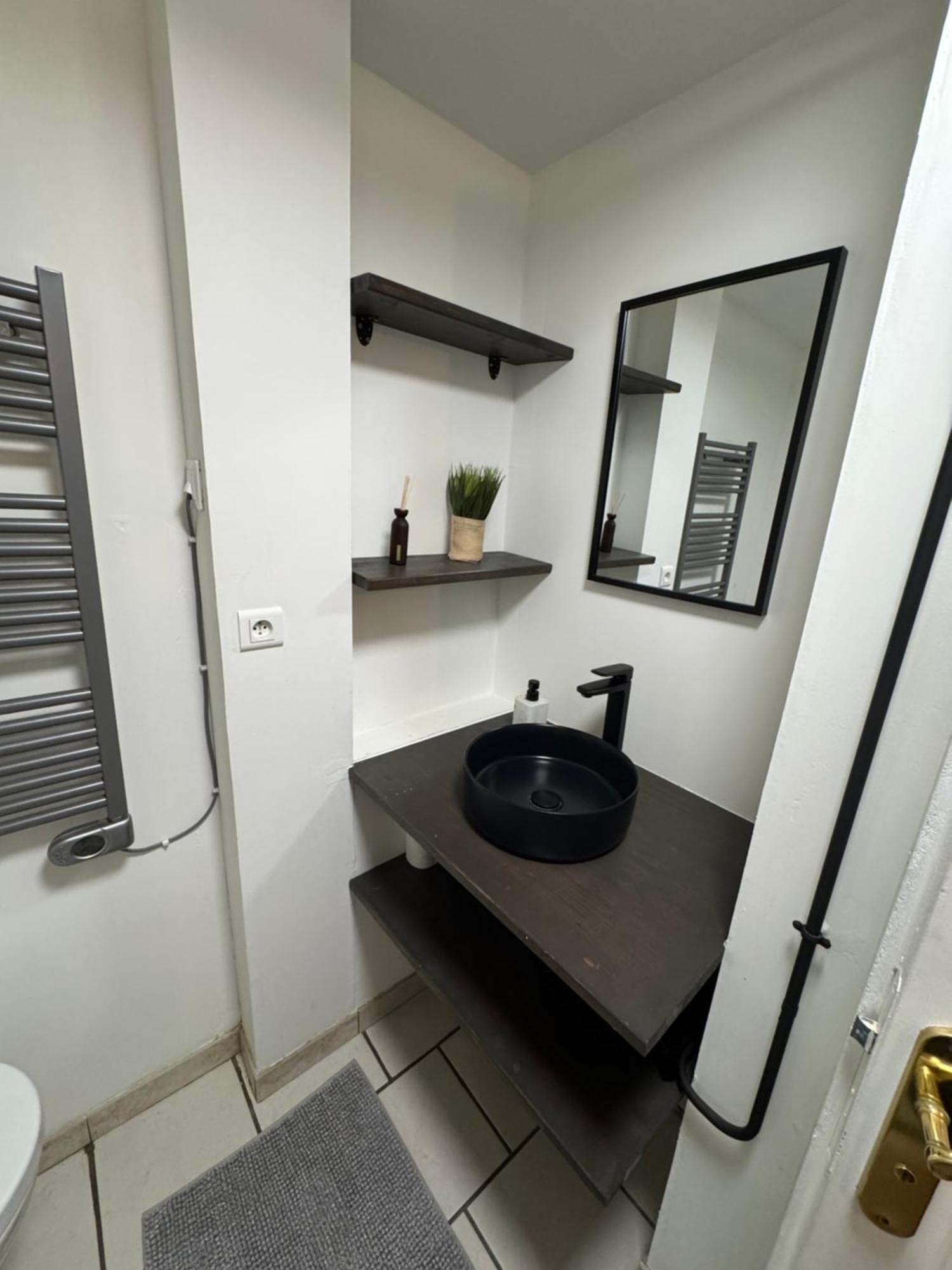 Charmant Appartement Au Coeur De Μπουρζ Εξωτερικό φωτογραφία