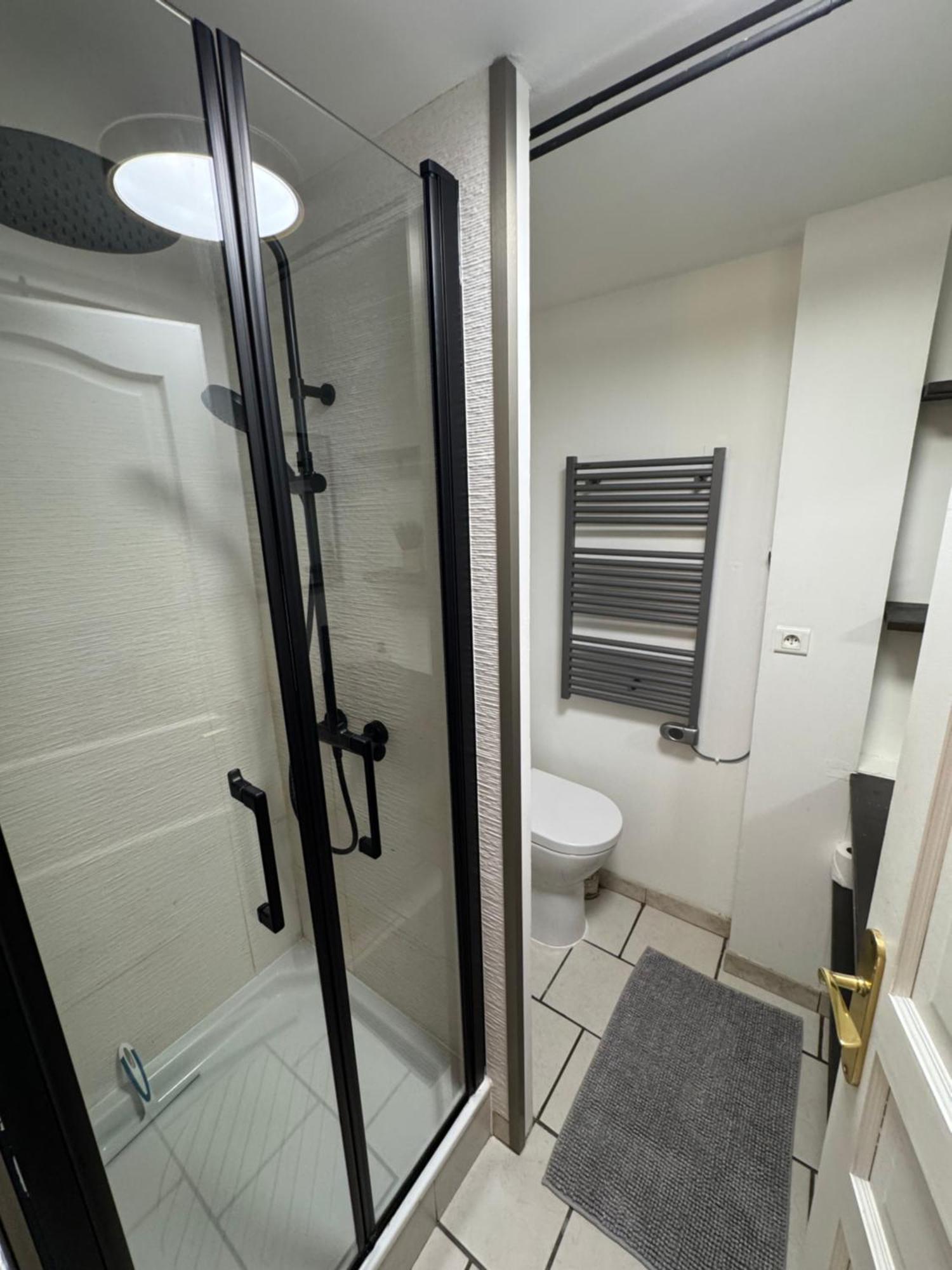 Charmant Appartement Au Coeur De Μπουρζ Εξωτερικό φωτογραφία
